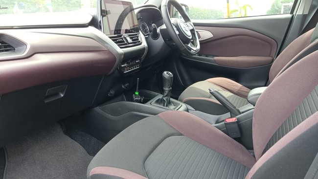 Desain interior Fronx dirancang dengan berbagai fitur yang fungsional untuk menunjang kenyamanan serta keamanan pengemudi dan penumpang