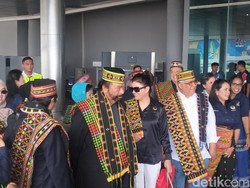 Surya Paloh Disambut Ritus Pengusir Roh Jahat di Labuan Bajo