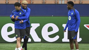 Berita Panas dari Dunia Sport CNN : FOTO: Berharap Keajaiban Lamine Yamal di Inter vs Barcelona