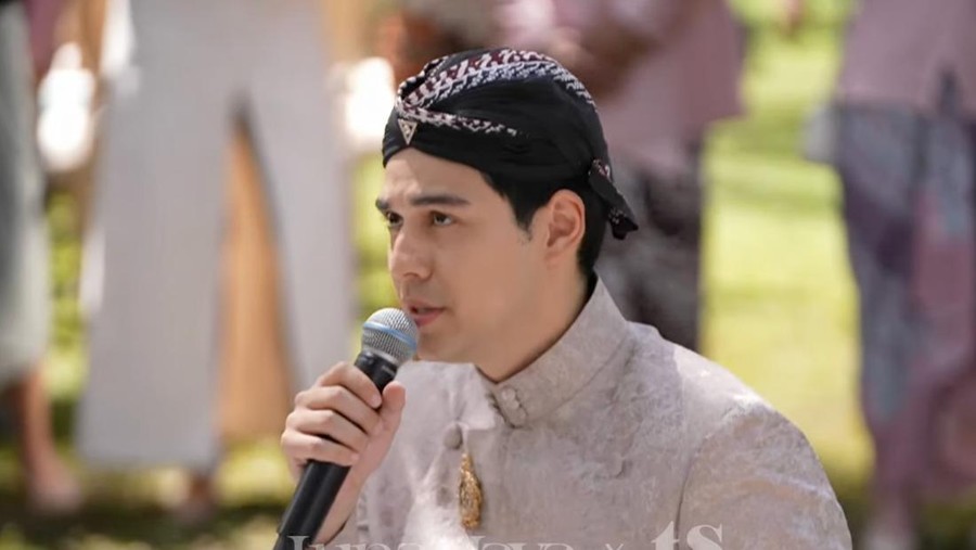 Luna Maya dan Maxime Bouttier siraman&period;