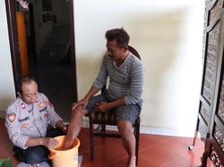 Polisi Pati Bantu Ratusan Korban Gigitan Ular Via Pengobatan Alternatif
