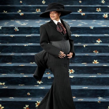 Pamer Baby Bump di Met Gala 2025, Rihanna Hamil Anak ke-3