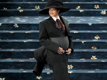 Pamer Baby Bump di Met Gala 2025, Rihanna Hamil Anak ke-3