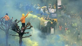 FOTO: Kemeriahan Pesta Leeds, Ada Pemain Keturunan Indonesia