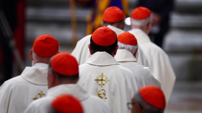 Jelang Conclave, 133 Kardinal akan 'Diisolasi' di Wisma Santa Marta Menjelang conclave atau pemilihan paus yang akan digelar pada Rabu (7/5), para kardinal elektor akan mulai pindah ke wisma Santa Marta Vatikan.