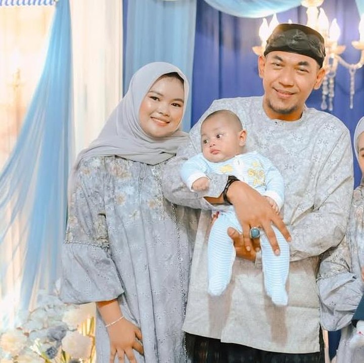 <p>Terakhir ada Mpok Alpa yang hamil lagi saat putri sulungnya Sherly sudah remaja. Mpok Alpa hamil anak kembar laki-laki yang lahir pada Senin 17 Oktober 2024. Dua anak kembarnya diberi nama Raffi Ahmad Darmadina dan Raffa Ahmad Darmadina.  (Foto: @nina_mpokalpa).</p>