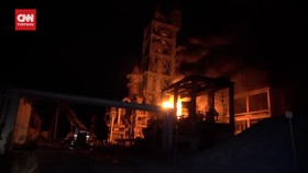 VIDEO: Kebakaran Pelabuhan Pangan di Yaman usai Digempur Israel