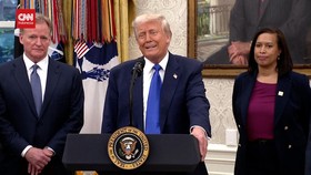VIDEO: Trump Ungkap Tak Tahu soal Editan Potretnya Menjadi Paus