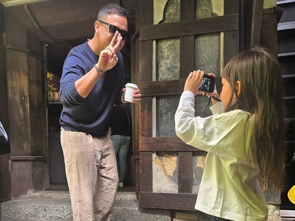 Sweet! 5 Potret Hamish Daud Bersama Sang Putri, Kini Zalina Mulai Pintar Memotret