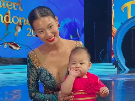 Patricia Gouw Ajak Sang Putri Kerja di Panggung Puteri Indonesia, Ini 5 Potretnya Gemasnya