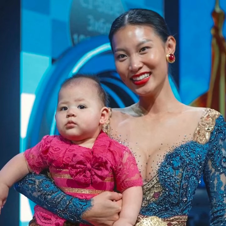 <p>Banyak netizen yang dibuat gemas dengan tingkah laku Zoe nih, Bunda. Tidak sedikit pula netizen yang mendoakan agar Zoe bisa menjadi Puteri Indonesia selanjutnya. (Foto: Instagram: @patriciagouw)</p>