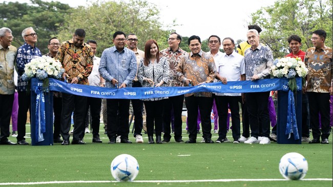 Bank Mandiri, FIFA, dan PSSI Hadirkan Lapangan Mini Soccer Ramah Anak Bank Mandiri berkolaborasi dengan PSSI dan FIFA menghadirkan lapangan mini soccer FIFA Arena di Kawasan Mandiri Wijayakusuma, Jakarta.