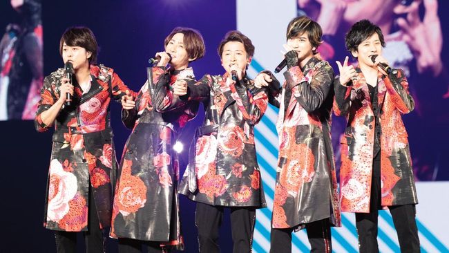 ARASHI mengumumkan akan bubar sebagai grup pada 2026 setelah menggelar tur konser terakhir mereka.