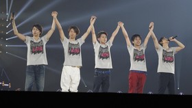 ARASHI Bersiap Konser Sebelum Bubar Tahun Depan