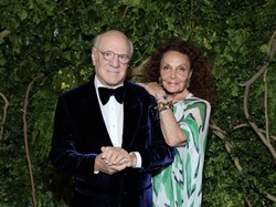 Kontroversi Suami Desainer Diane Von Furstenberg Umumkan Gay di Usia 83