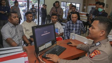 Update Eksklusif Olahraga CNN : Yakob dan Yance Sayuri Laporkan Serangan Rasis ke Polda Maluku Utara