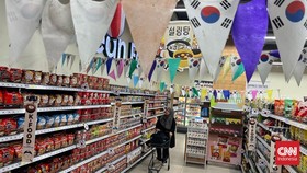 FOTO: GS Supermarket Bakal Tutup Lapak di Indonesia