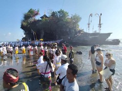 Pujawali Pura Luhur Tanah Lot Sampai 10 Mei, Cek Jadwal Pasang Surut Air Laut