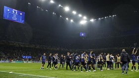 FOTO: Momen Manis Inter Hancurkan Barcelona Lewat Drama 7 Gol