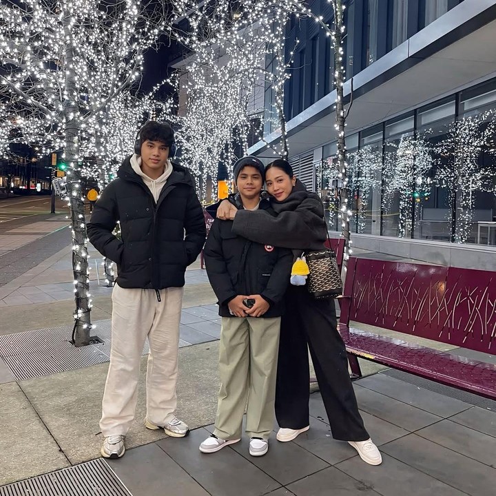 <p>Putra sulung Bunga Zainal, Karan Pradhi Singh, baru saja berulang tahun, Bunda. Lahir pada 5 Mei 2010, usia Karan kini sudah genap 15 tahun. (Foto: Instagram: @bungazainal05)</p>