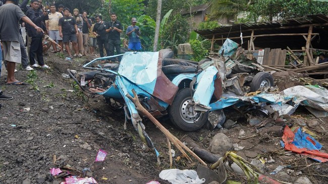 Polisi Tak Temukan Bekas Rem di Lokasi Kecelakaan Maut Purworejo Polisi menyebut tak menemukan jejak pengereman di lokasi kecelakaan maut Jalan Purworejo-Magelang, tepatnya di Desa Kalijambe, Bener, Purworejo, Jawa Tengah.