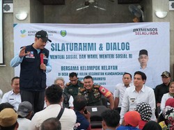 Dikeluhkan Warga, Mensos Akan Sediakan Fasilitas Sanitasi di Kampung Nelayan