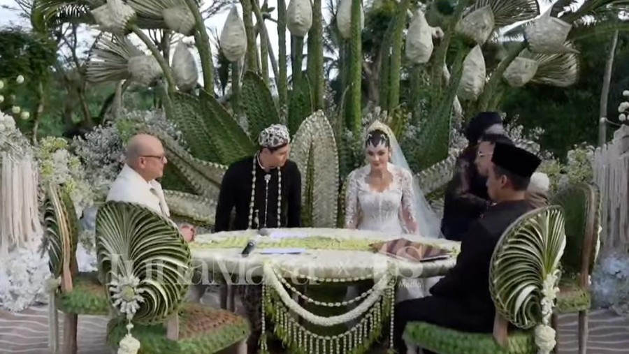 Luna Maya dan Maxime Bouttier