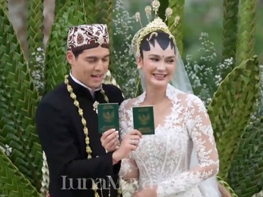 img-title Sosok Pembuat Paes Luna Maya yang Dianggap Menyalahi Pakem Riasan Adat Jawa