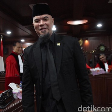 Dulu Penyanyi Hit Didikan Ahmad Dhani, Kini Jualan Nasi usai Dinikahi Polisi