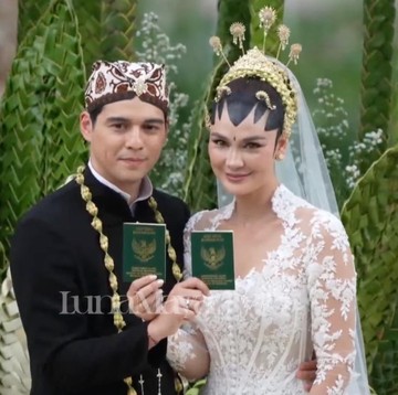 Viral Direstui Warganet, Ini Kisah Perjalanan Cinta Luna Maya dan Maxime Bouttier