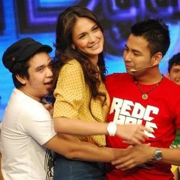 7 Potret Jadul Keakraban Raffi Ahmad dan Luna Maya yang Kasih Pesan Menyentuh