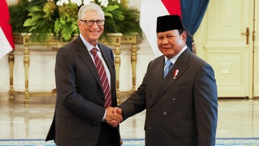 Begini Ekspresi Bill Gates Saat Datangi SD Negeri di Jakarta