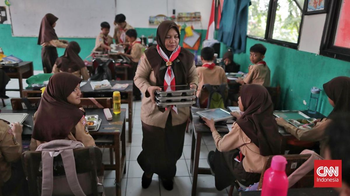 OJK Sebut Keracunan hingga Kecelakaan MBG Bakal Dijamin Asuransi