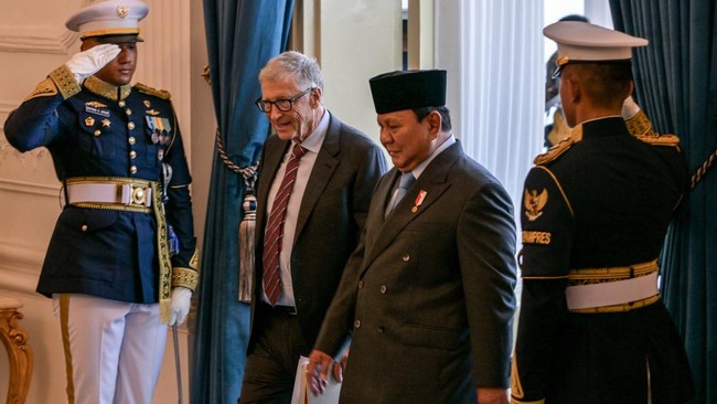 Prabowo Terima Langsung Kunjungan Bill Gates di Istana Presiden Prabowo menerima Bill Gates di Istana Jakarta, salah satunya membahas program makan bergizi gratis.