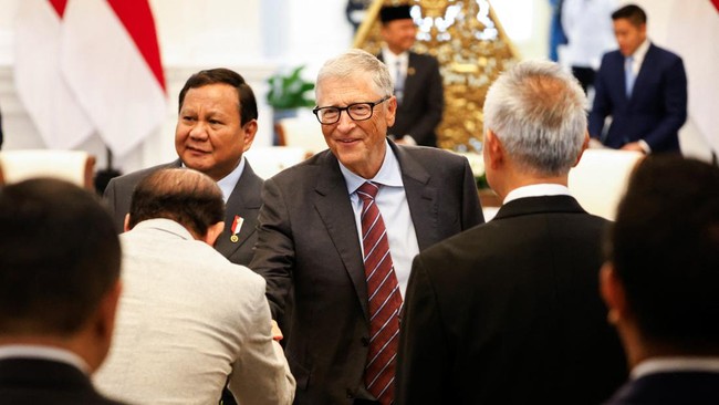 Ketua Dewan Pertimbangan Kadin Arsjad Rasjid ungkap pendiri Microsoft Bill Gates fokus bantu Indonesia di sektor kesehatan dan pendidikan.