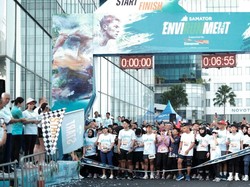 Samator Gelar Plogging Run, Lari Sambil Angkut Sampah di Surabaya