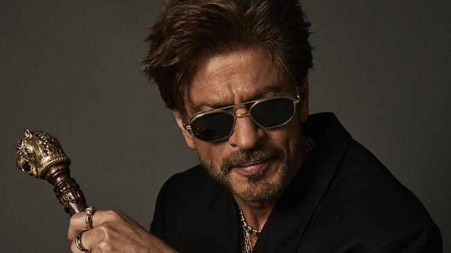 Kehadiran Shah Rukh Khan Pertama Kali di Met Gala 2025 Curi Perhatian, Ternyata Demi Anak
