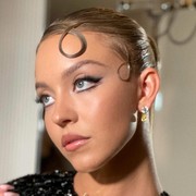 Get The Look: Makeup Glamor Budget-Friendly Ala Sydney Sweeney di Met Gala 2025