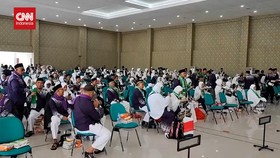 VIDEO: Visa Belum Terbit, Puluhan Calon Haji Ditunda Keberangkatan