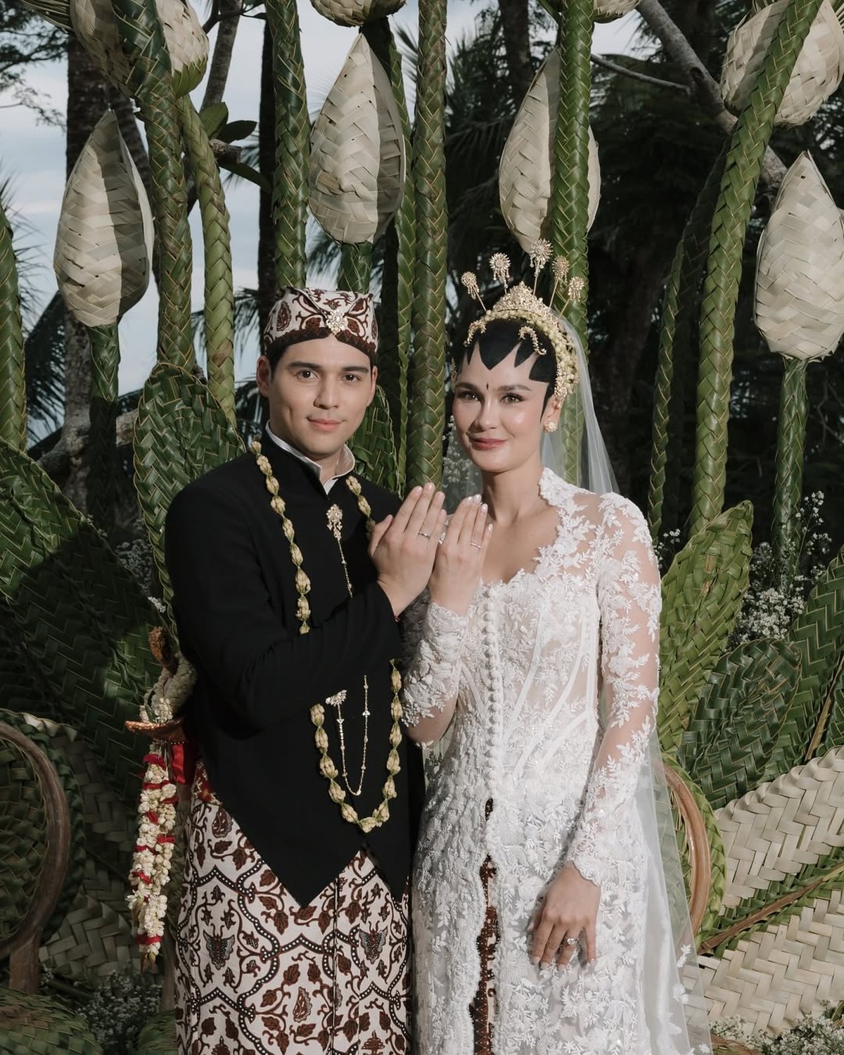 Akad nikah Luna Maya dan Maxime Bouttier&period;