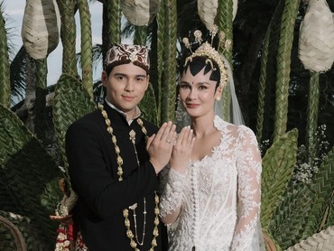 img-title Segini Harga Cincin Kawin Luna Maya, Mirip yang Dipakai Hong Hae In di 'QOT'