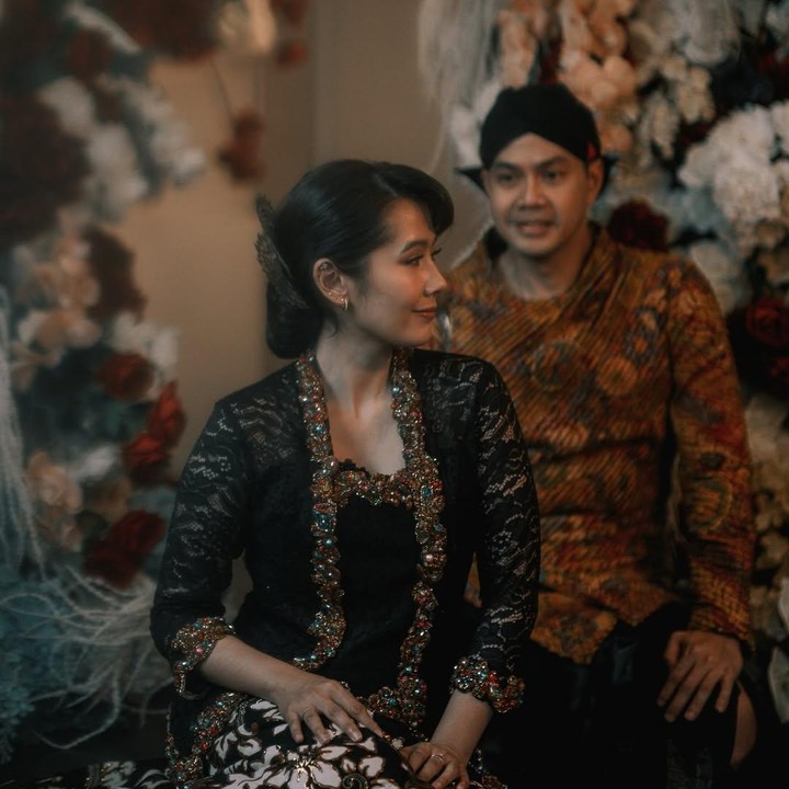 <p>Banyak netizen yang mendoakan pernikahan Ardina Rasti dan Arie. Mereka berdoa agar keduanya selalu bahagia dan langgeng. "MasyaAllah, langgeng terus kak," kata seorang netizen. "MasyaAllah, bahagia selalu ya, Kak," ungkap netizen lainnya. (Foto: Instagram: @ardinarasti @arieandhika10)</p>