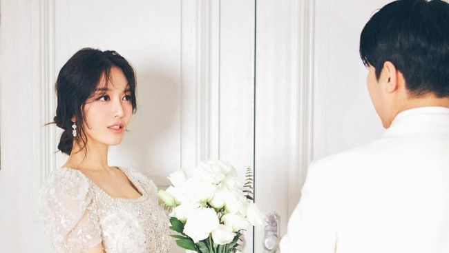 Chanmi AOA Umumkan Pernikahan Lewat IG, Sosok Calon Suami Bikin Penasaran