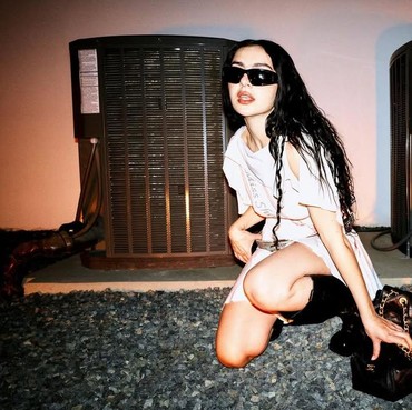 Lirik Lagu party 4 u - Charli xcx