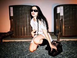 Lirik Lagu party 4 u - Charli xcx