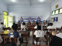 Satlantas Polres Blitar Ajak Santri Patuh Berlalu Lintas