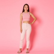 BeauPicks: 5 Rekomendasi Celana untuk Tubuh Mungil, Pas dan Nggak Perlu Ribet Potong!