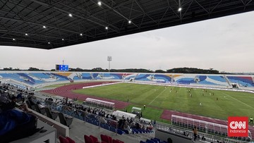 Berita Panas dari Dunia Sport CNN : Keluarga Korban Kecewa Arema kembali ke Kanjuruhan: Belum Seribu Hari