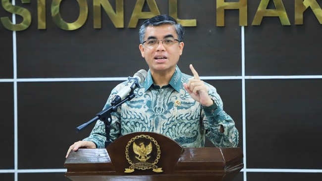 Kelayakan suatu pekerjaan tidak bisa dinilai atau ditentukan dari sudut pemberi kerja, melainkan harus dipandang secara menyeluruh, mencakup kondisi kerja dll.