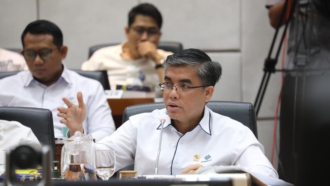 Menaker Yassierli memperkenalkan program School to Work Transition yang akan digulirkan oleh Kemenaker melalui kerja sama lintas kementerian dan lembaga.
